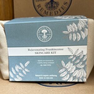 Neal's Yard Remedies Rejuvenating Frankincense skincare  Set NEW